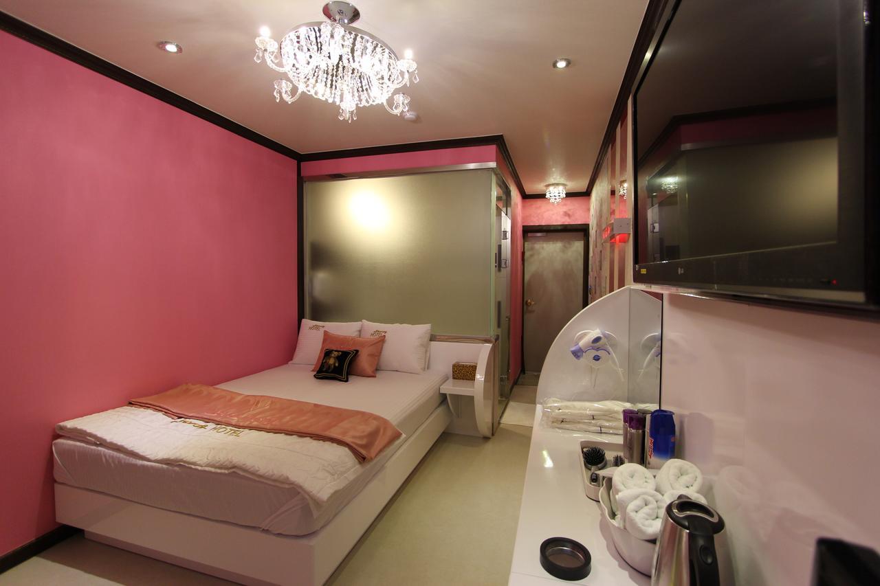 Hotel Savoy Тегу Екстер'єр фото