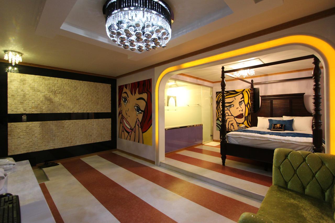 Hotel Savoy Тегу Екстер'єр фото